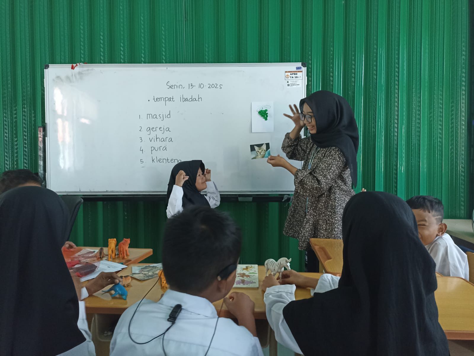 Tumbuhnya Kemandirian Anak Berkebutuhan Khusus melalui 7 Kebiasaan - Cerdas Berkarakter Kemendikdasmen RI